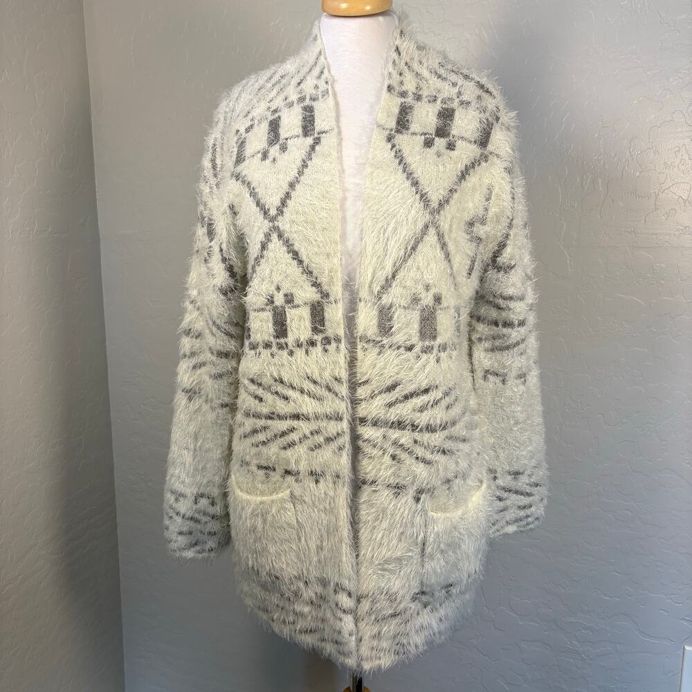 Knox Rose Cardigan Women L Cream Gray Fuzzy Eyelash Knit Geometric Boho - Picture 7 of 9